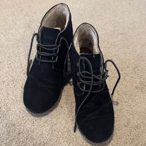 Toms Black Lace-Up Women's Boots